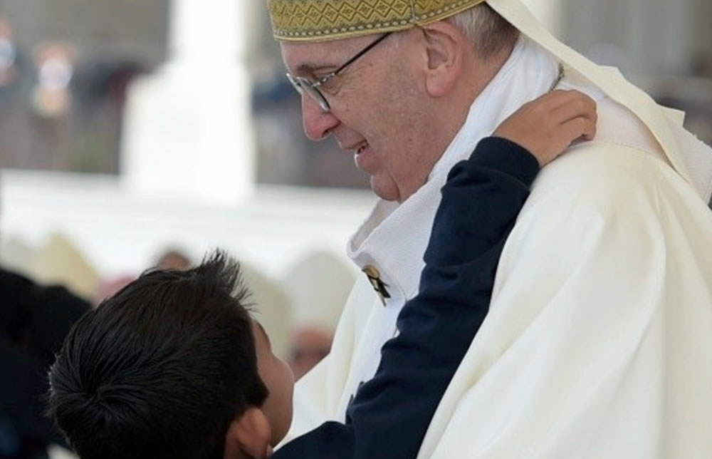 Papa Francisco celebra 10 anos de pontificado com os cardeais e um
